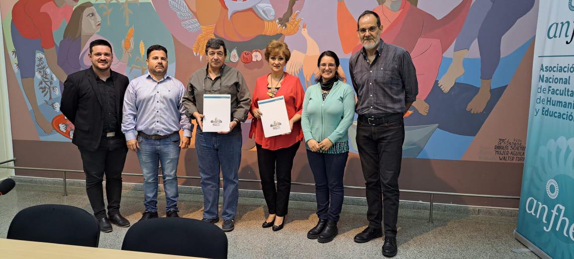 convenio-entre-la-Facultad-de-Humanidades-y-el-Club-Nautico_2