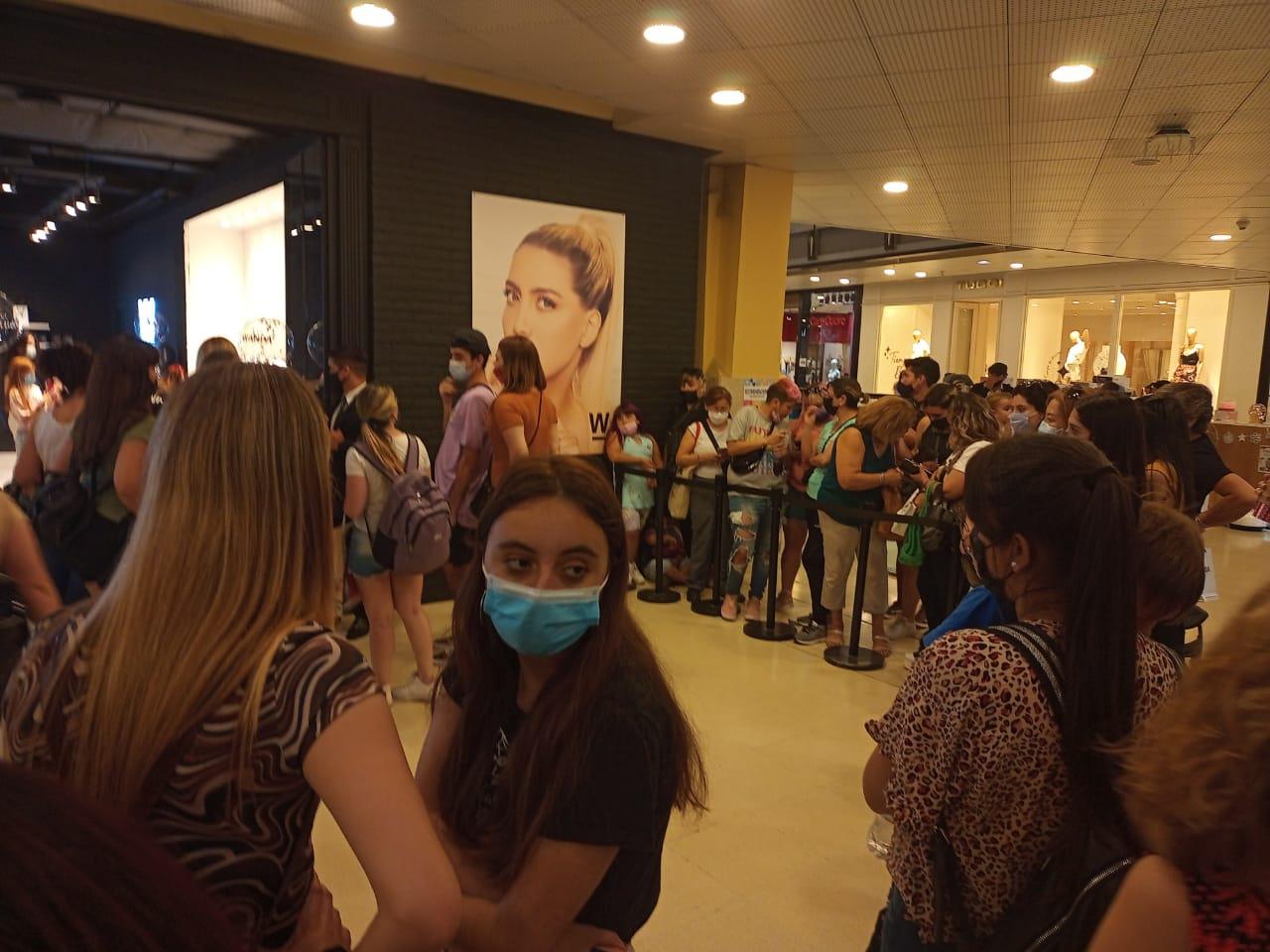 fans-en-Shopping-Abasto-02