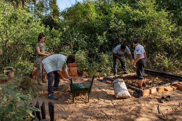 Desiree-de-Ridder-con-pobladores-de-El-Impenetrable