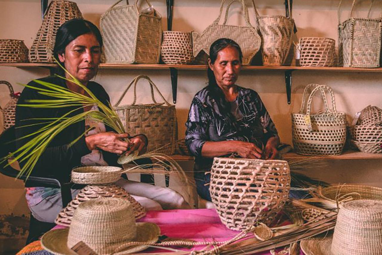 mujeres-aborigenes-de-El-Impenetrable -01