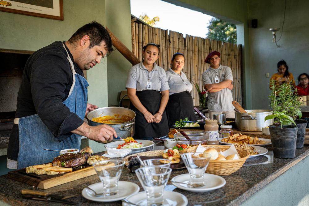cocineros-con-jovenes-del-club-naturaleza_1