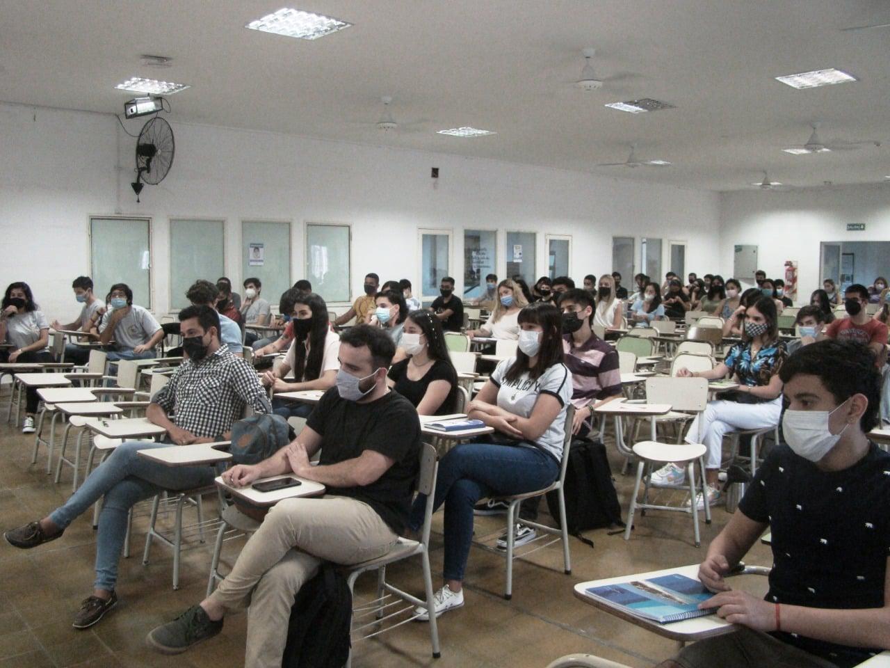 ComunicaciónSocial-estudiantes-01