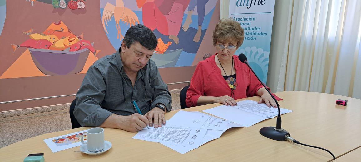 convenio-entre-la-Facultad-de-Humanidades-y-el-Club-Nautico_1