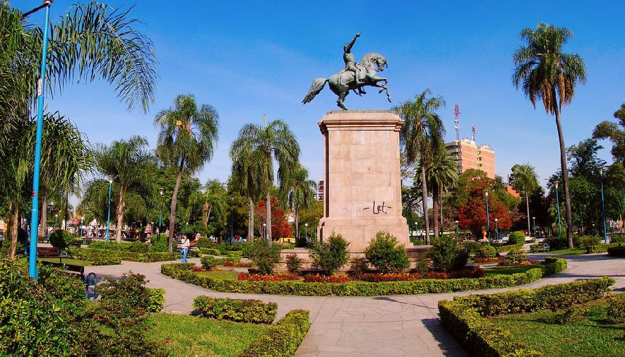Plaza-25-de-Mayo-_1