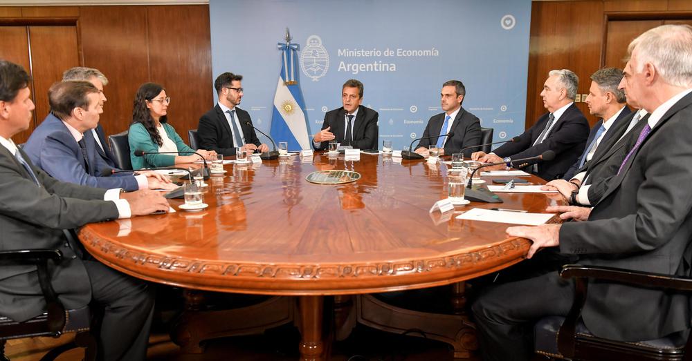 Sergio-Massa-con-laboratorios-nacionales