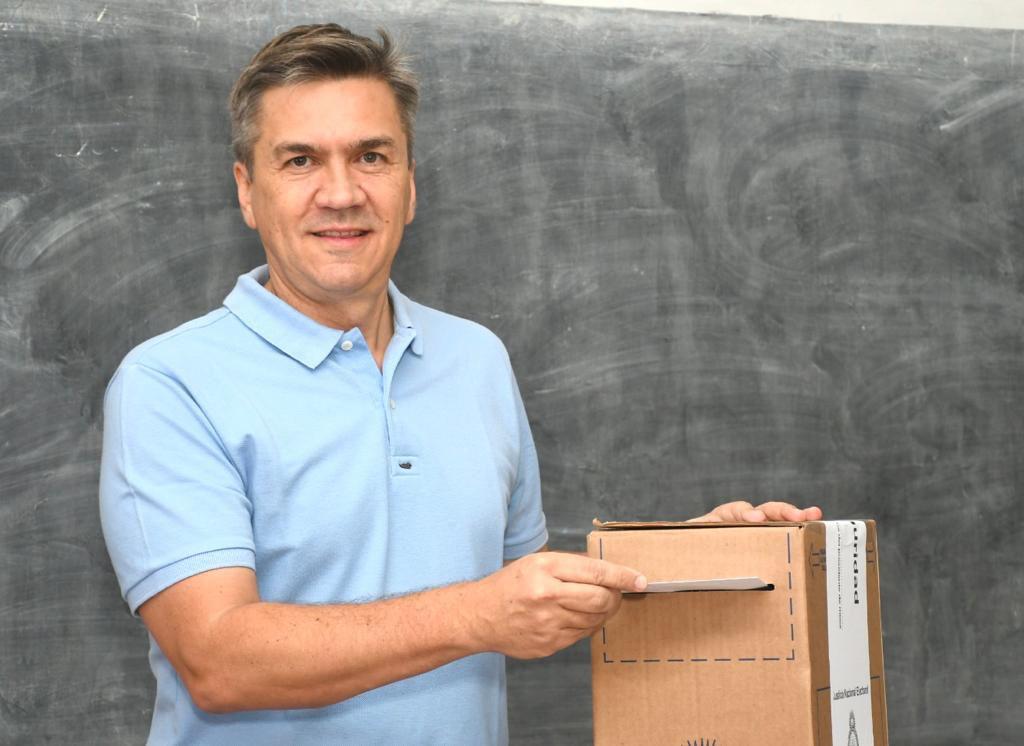 Leandro-Zdero-emite-su-voto-en-Resistencia-Chaco