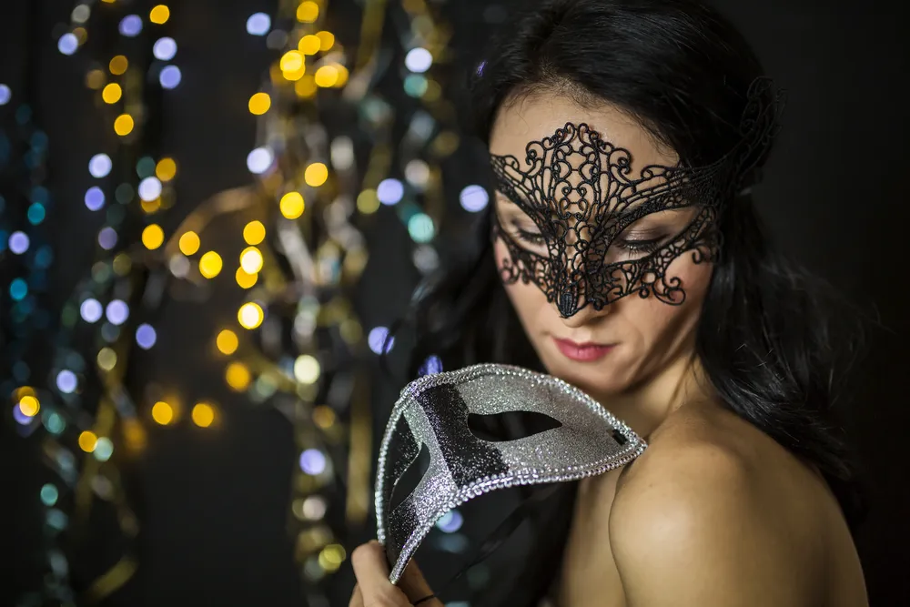mujer-en-fiesta-de-disfraces