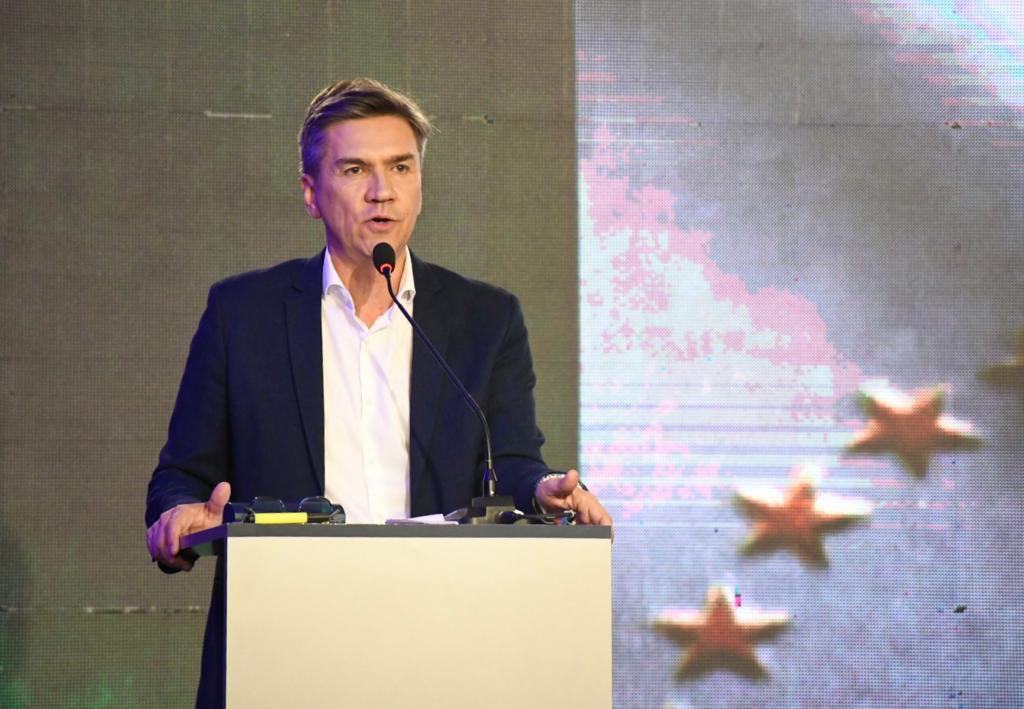 Leandro-Zdero-en-el-debate-preelectoral_1