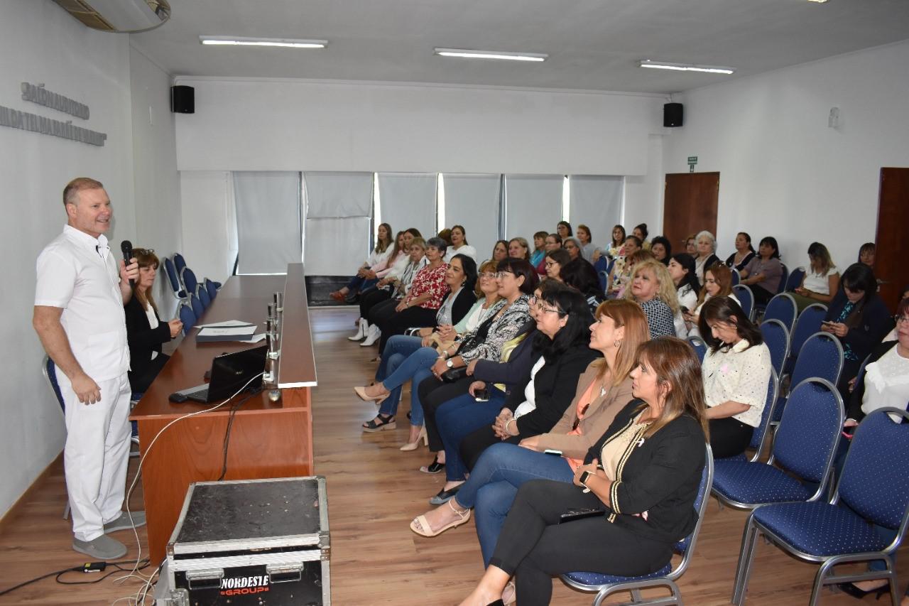 charla-concientizacion-cancer-de-mama