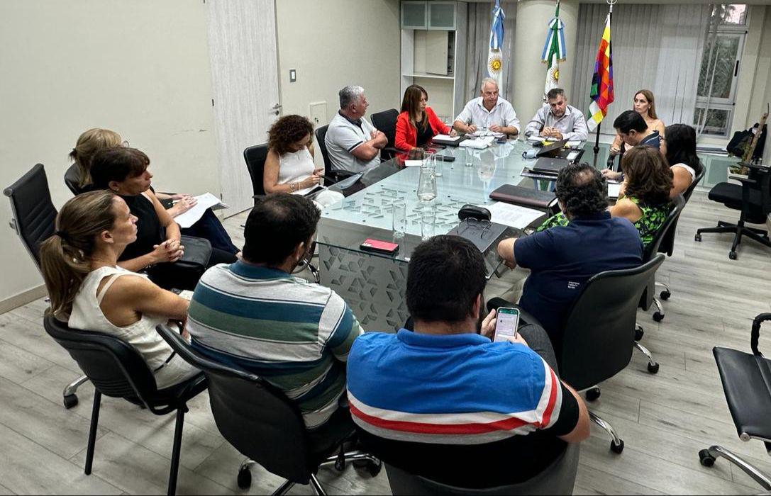 reunion-entre-Gobierno-Provincial-y-empresarios-del-transporte