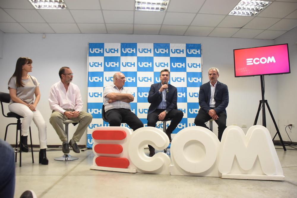 inauguracion-de-la-fibra-optica-en-el-Parque-Industrial-de-Puerto-Tirol