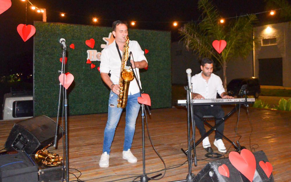 Caravana-de-Artistas-en-el-Dia-de-los-Enamorados