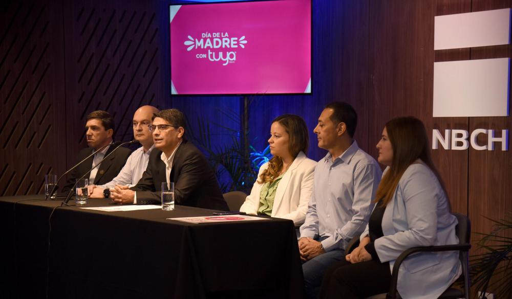 promocion-con-tarjeta-Tuya-en-el-Dia-de-la-Madre