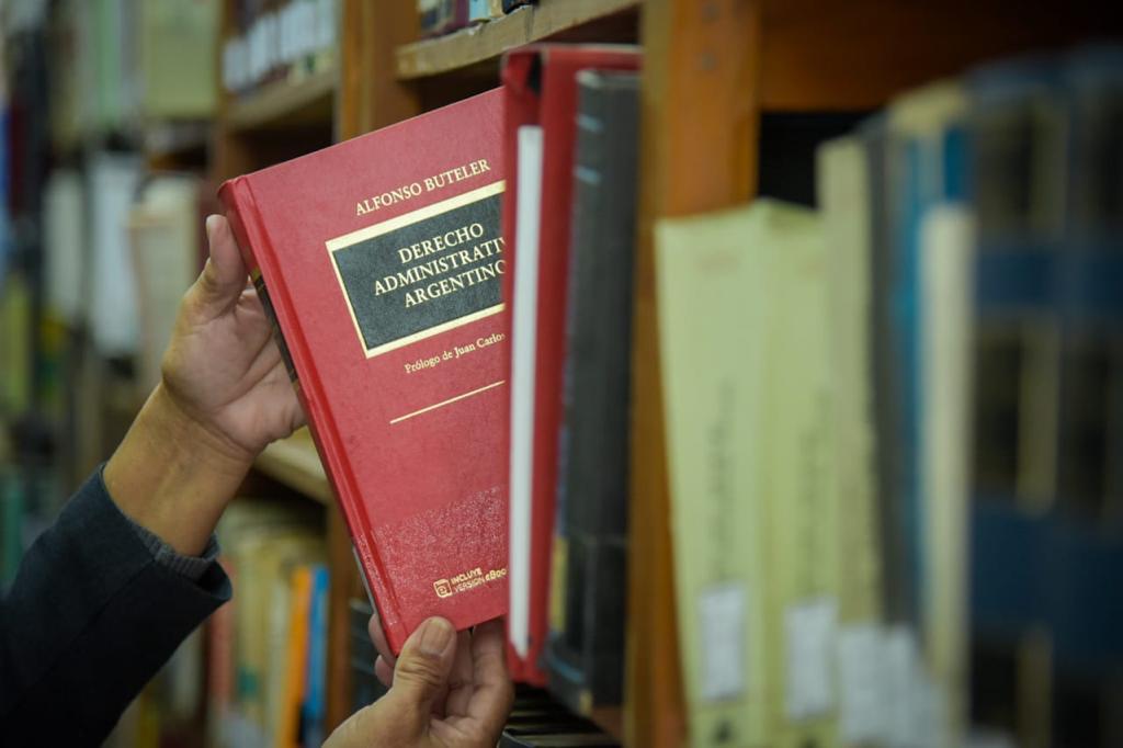 biblioteca-legislativa-en-la-ciudad-de-Resistencia