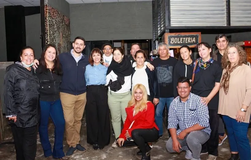 Mariela-Quiros-con-hacedores-culturales-1