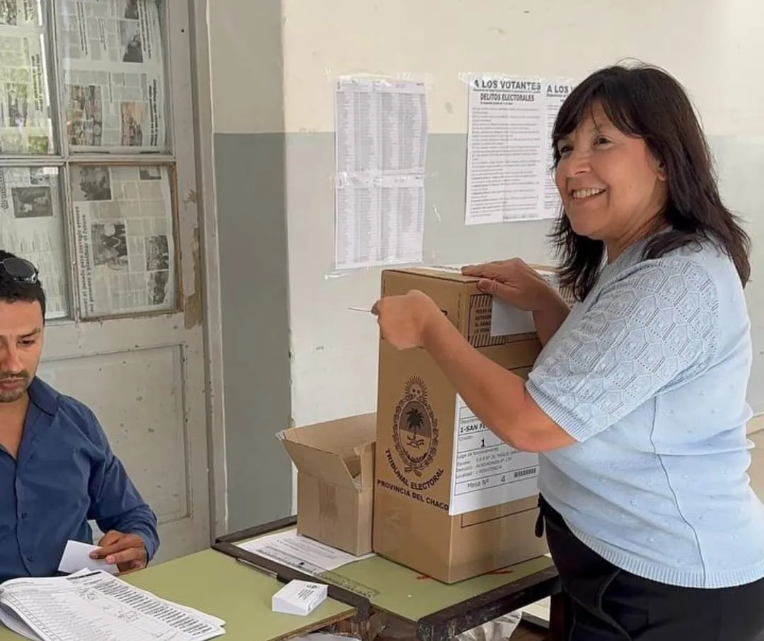 Elida-Cuesta-emite-su-voto-en-Resistencia-2025-05-11