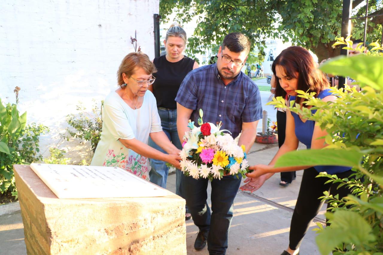 ofrenda-floral-a-los-detenidos-desaparecidos-y-asesinados-en-la-masacre-de-Margarita-Belen