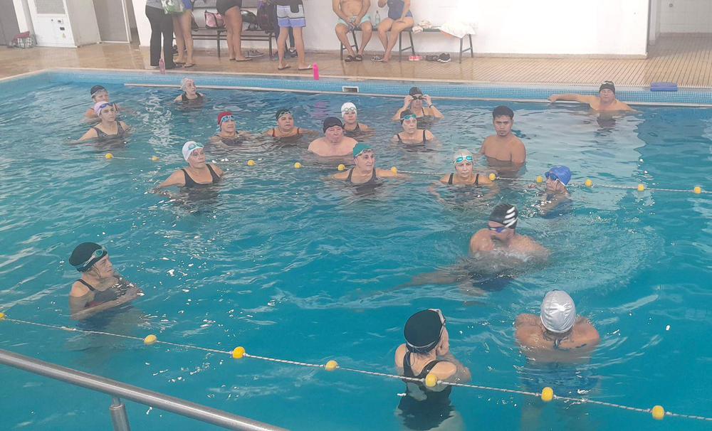 natacion-en-el-Polideportivo-Jaime-Zapata_1