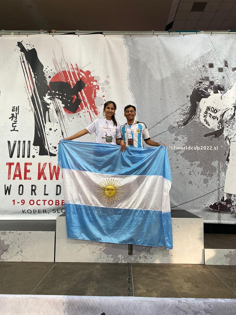 milagros-acosto-y-axel-vargas-copa-mundial-de-taekwondo-slovenia