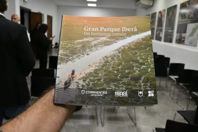 PresentacionLibroIbera-696x464