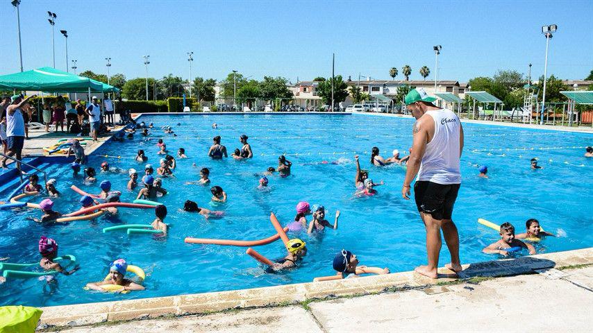 pileta-de-natacion-en-el-Polideportivo-Jaime-Zapata