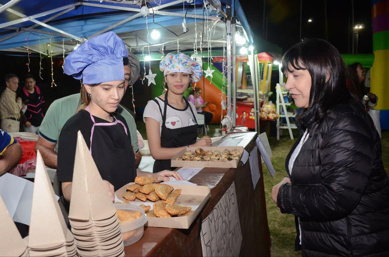 Elida-Cuesta-en-la-Fiesta-de-la-Emmpanada