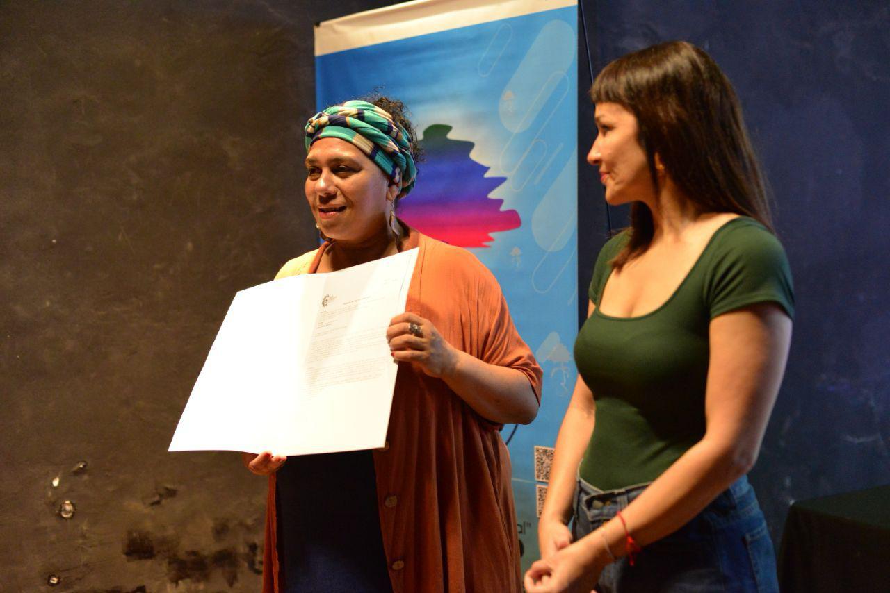 Claudia-Margosa-con-diputada-Mariela-Quiros