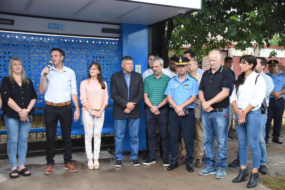 habilitacion-de-la-primera-parada-de-colectivo-en-Fontana