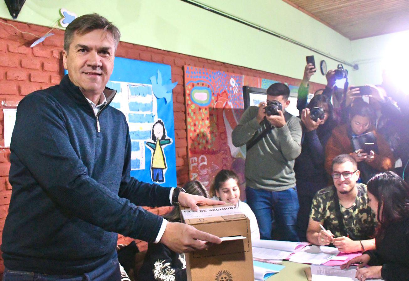 Leandro-Zdero-emite-su-voto-en-Resistencia_1