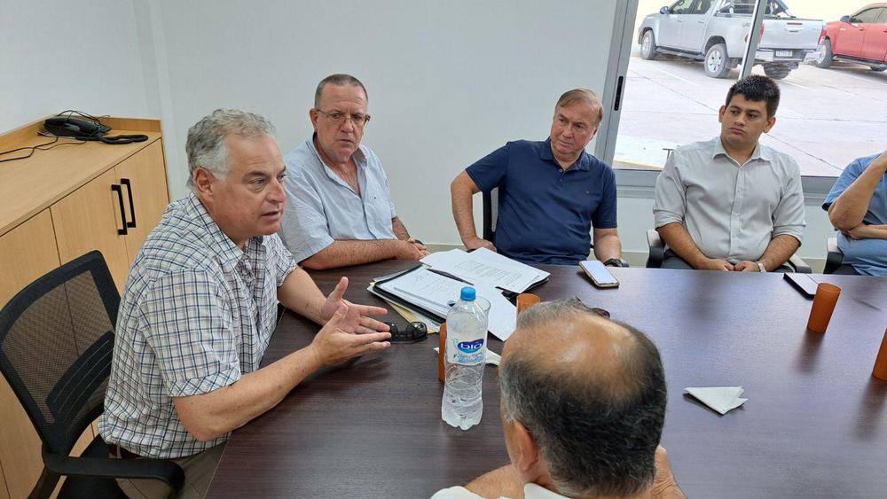 Hugo-Dominguez-con-funcionarios-provinciales-y-nacionales-2024-01-10