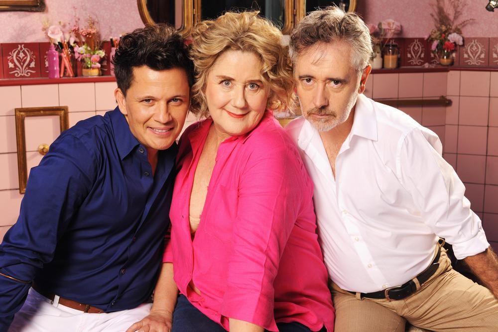 Antigona-comedia-en-el-Guido-Miranda