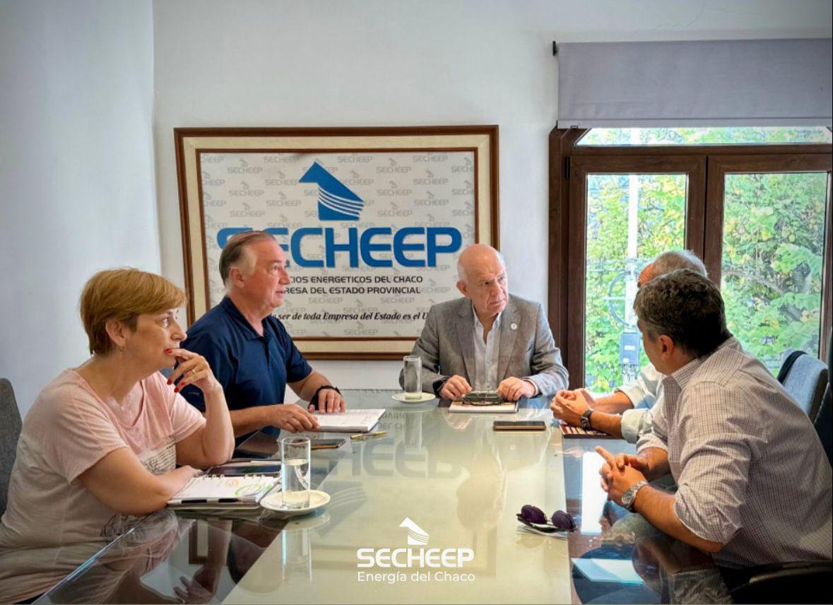 Carlos-Salom-y-concejales-con-el-Directorio-de-Secheep