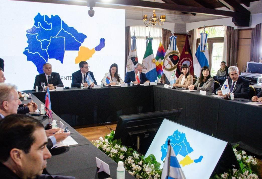 Elida-Cuesta-en-el-Parlamento-del-Norte-Grande