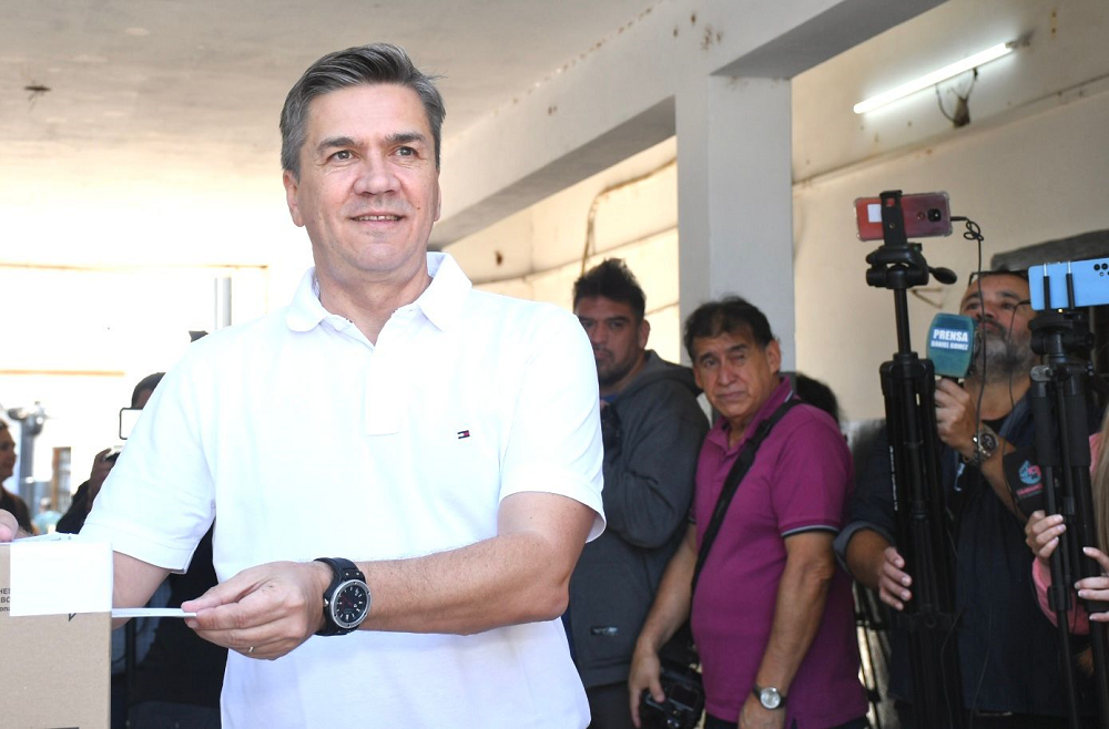 Leandro-Zdero-emite-su-voto-elecciones-municipales-2023