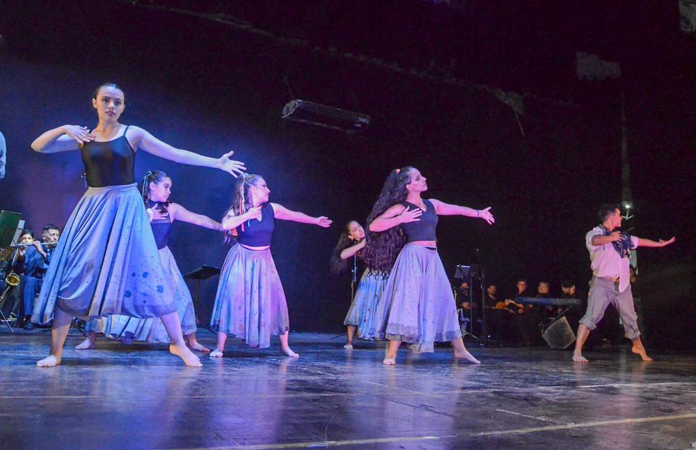 danzas-en-el-Domo-del-Centenario