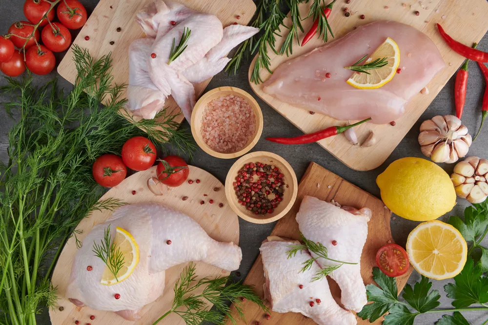 pollo-crudo-con-verduras